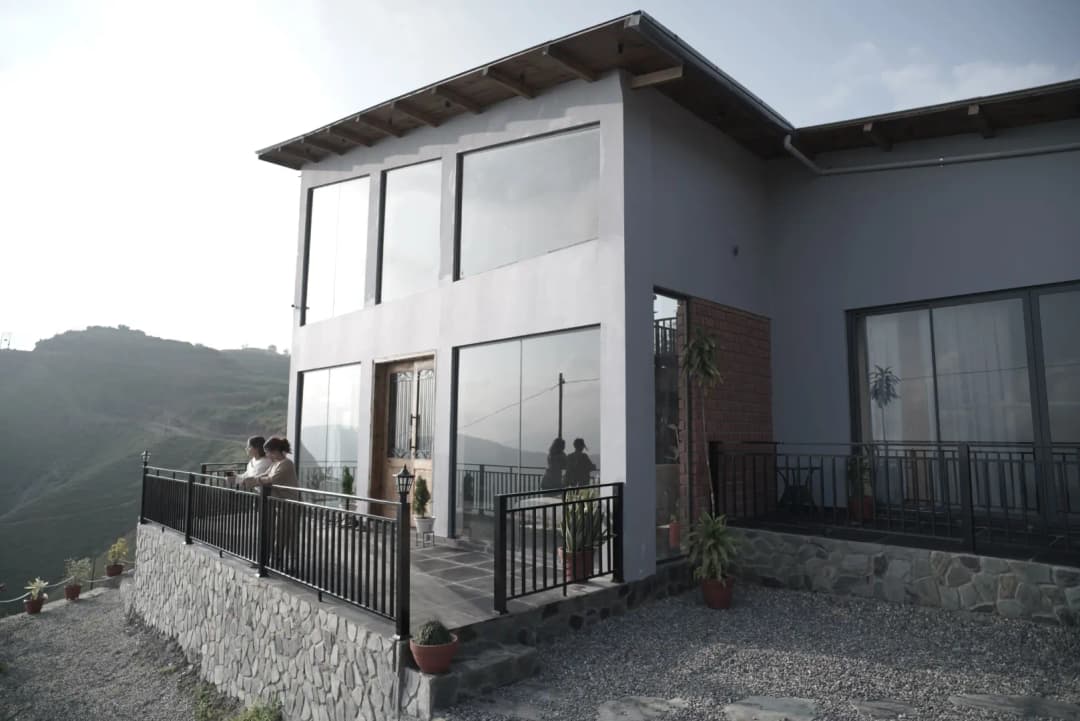 Luxury Home on Hilltop
